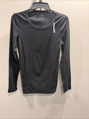 GAP Women’s Black Long Sleeve Crew Tee